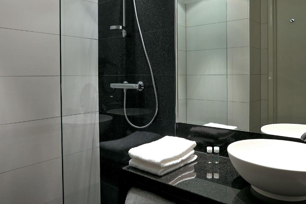 Motel One Prague-Florentinum - image 5