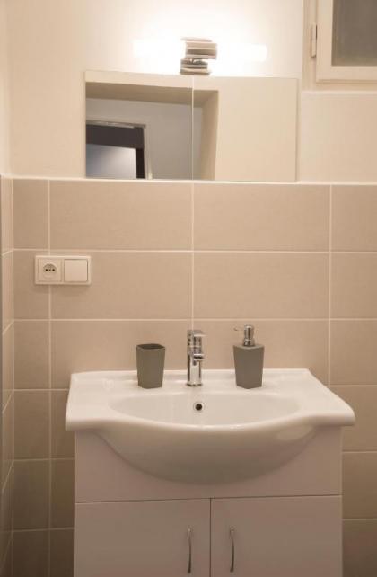 Apartment Krakovska 5 - image 10