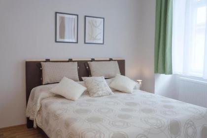 Apartment Krakovska 5 - image 2