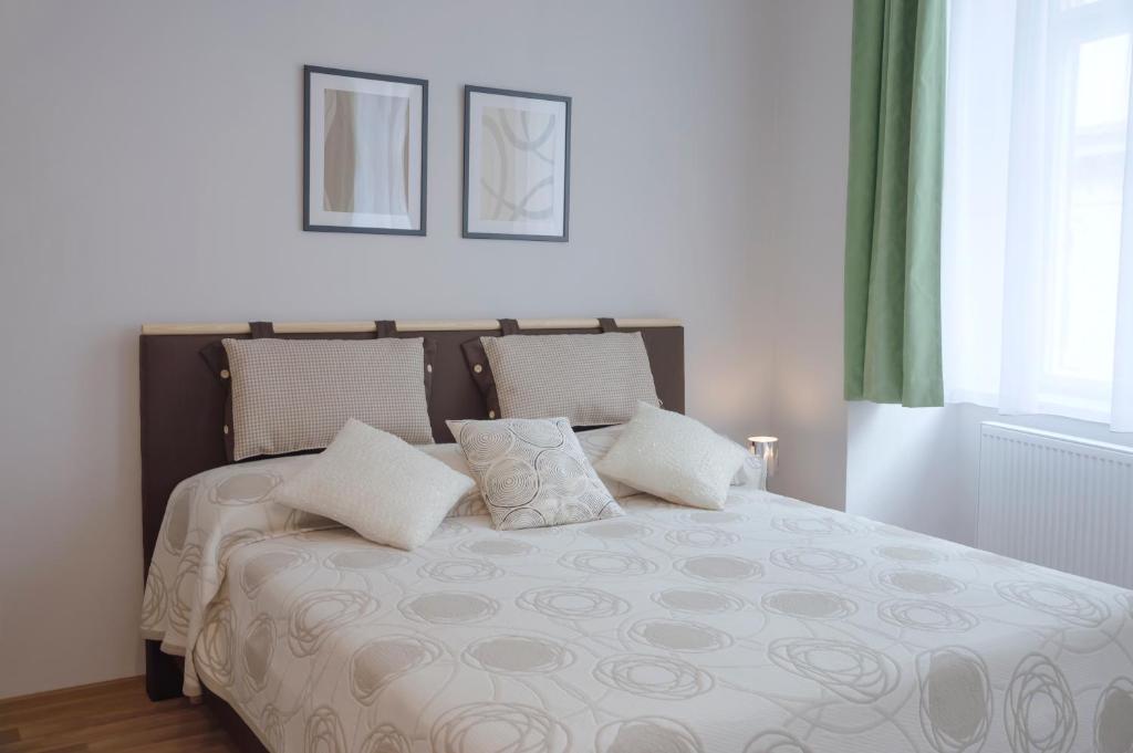 Apartment Krakovska 5 - image 2