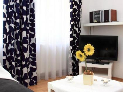 Theatre Apartments - image 3