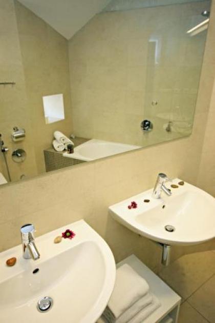 Vltava Penthouse - image 20