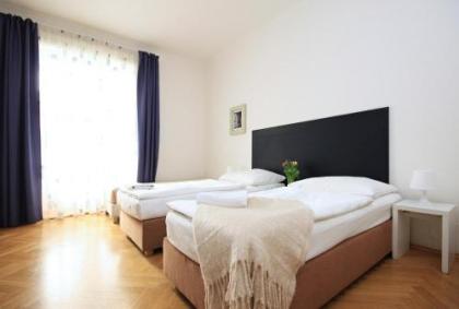 Quadrio Bedroom Central Apartment - image 1