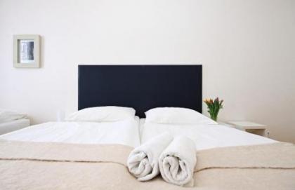 Quadrio Bedroom Central Apartment - image 19
