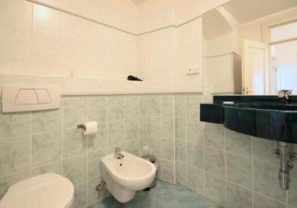 Quadrio Bedroom Central Apartment - image 5