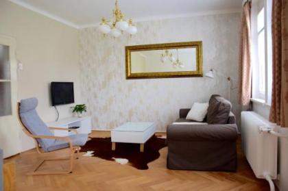Classical House in Prague 6 - image 2