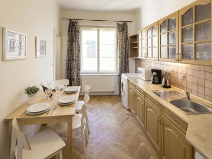 Old Town - Templova Apartments - image 7