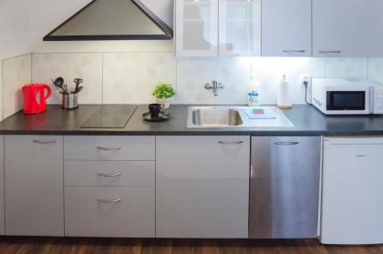 Modern Apartment Dlouhá - image 18