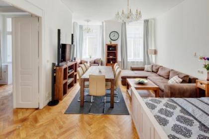 Old Town Square Apartments - image 1