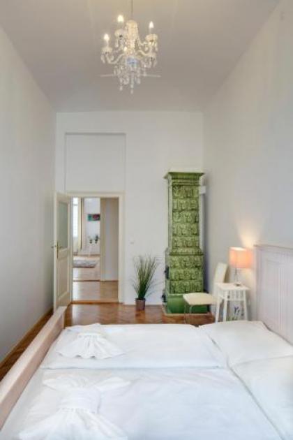 Old Town Square Apartments - image 10