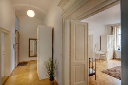 Old Town Square Apartments - image 11