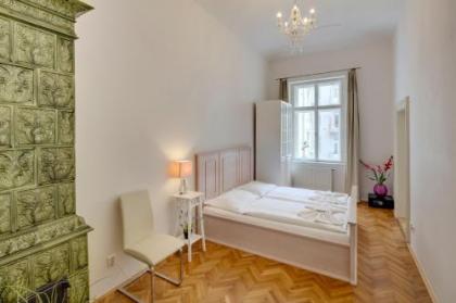 Old Town Square Apartments - image 14