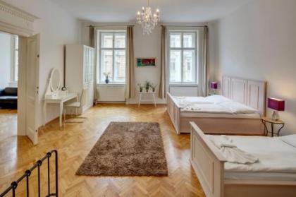 Old Town Square Apartments - image 15