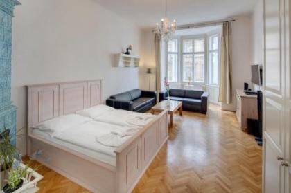 Old Town Square Apartments - image 16