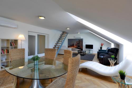 James Hotel & Apartments - image 3