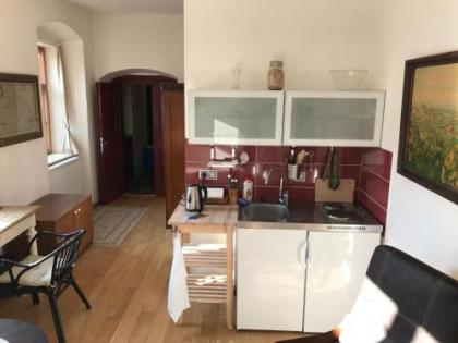 Queen Bee apartments - image 4