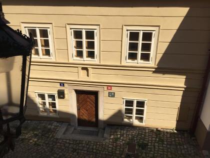 Apartments at the Golden Plough - image 17