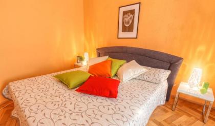 Modern apartment Michalska 6 - image 1