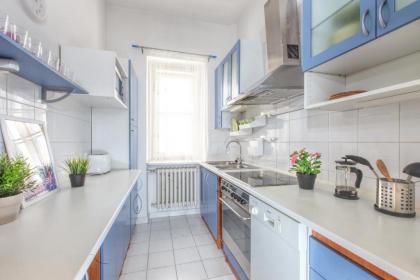 Modern apartment Michalska 6 - image 10