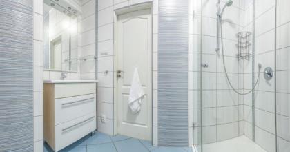 Modern apartment Michalska 6 - image 14