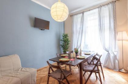 Modern apartment Michalska 6 - image 17