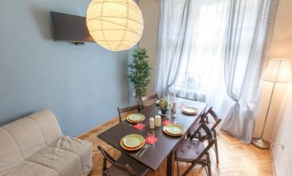 Modern apartment Michalska 6 - image 18