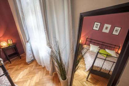 Modern apartment Michalska 6 - image 19