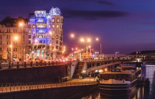 Dancing House - Tančící dům hotel - image 3