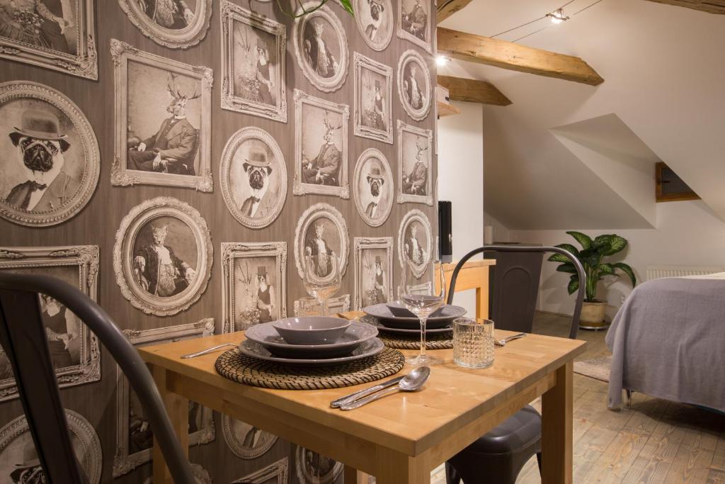 Gigantic Anenska Penthouse - image 4