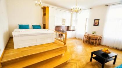Apartment by the Old Town Square - image 2