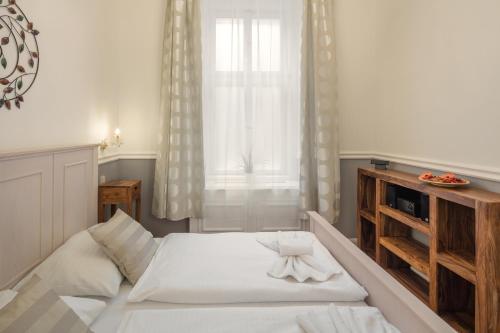 Masna 19 Old Town Apartment - image 2