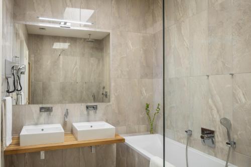 Masna 19 Old Town Apartment - image 3