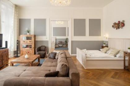 Masna 19 Old Town Apartment - image 5
