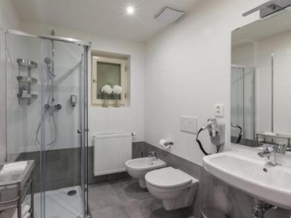Gorgeous Prague Rooms - image 16