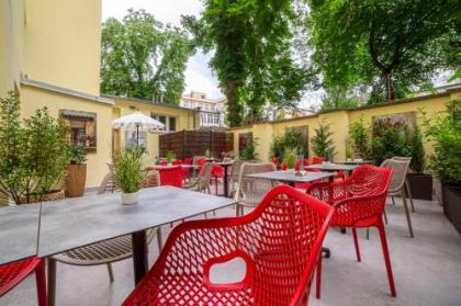 Salvator Boutique Hotel - image 1