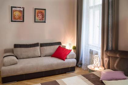 Modern Apartment Zlatnicka 8 - image 18