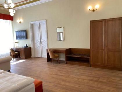 Hotel Garden Court - image 10