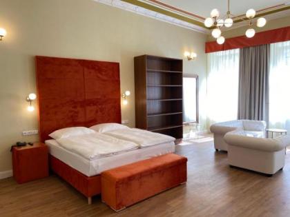 Hotel Garden Court - image 14