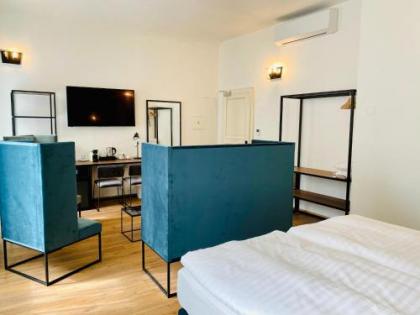 Hotel Garden Court - image 16