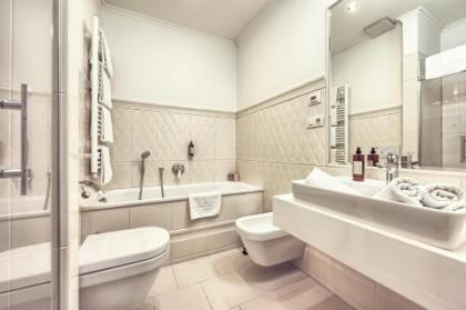 Milosrdnych Apartments - image 17