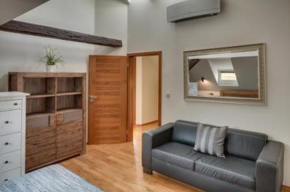 Michalska Old Town Apartment - image 15