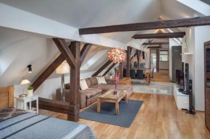 Michalska Old Town Apartment - image 8