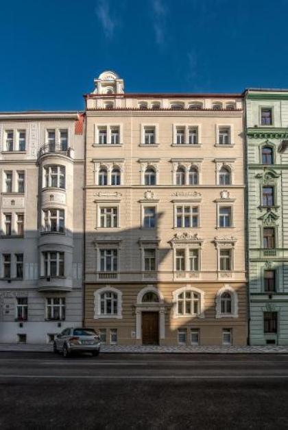 Residence Dobrovskeho 30 Prague