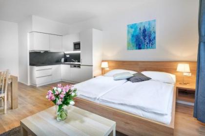 DownTown Suites Belohorska - image 1