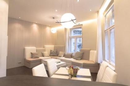 Stylish apartment at Žižkov - image 12