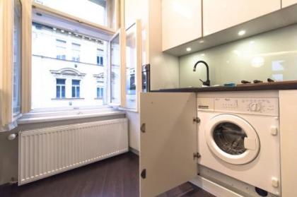 Stylish apartment at Žižkov - image 13