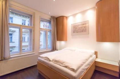 Stylish apartment at Žižkov - image 3