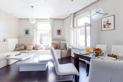Stylish apartment at Žižkov - image 6