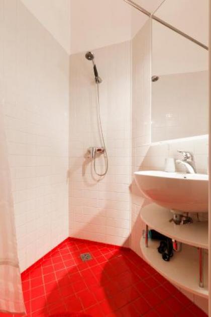 Supercosy Apartment at Žižkov - image 17