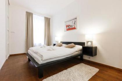 Supercosy Apartment at Žižkov - image 6